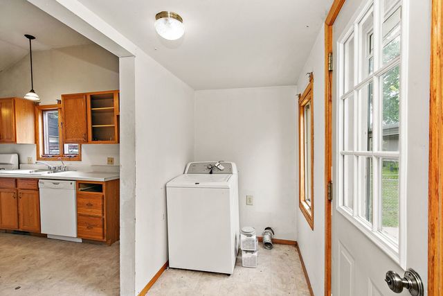 1302 State Street, Dekalb, IL 60115