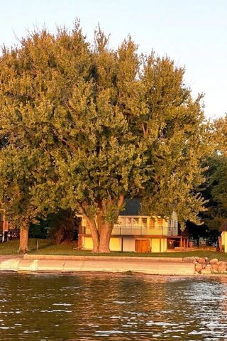 671 N Cow Path Lane, Fort Atkinson, WI 53538