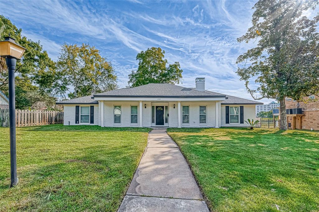 1310 Antigua Lane, Houston, TX 77058