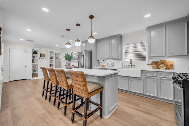 922 Innsdale Drive, Houston, TX 77076