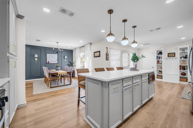 922 Innsdale Drive, Houston, TX 77076