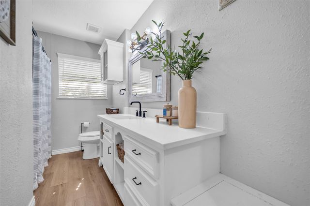 922 Innsdale Drive, Houston, TX 77076