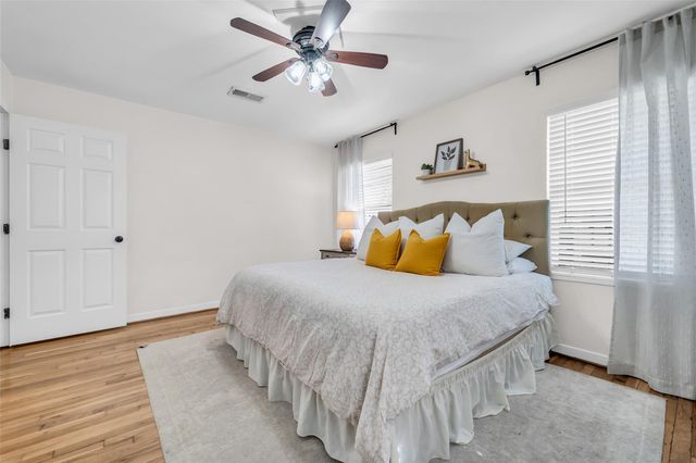 922 Innsdale Drive, Houston, TX 77076