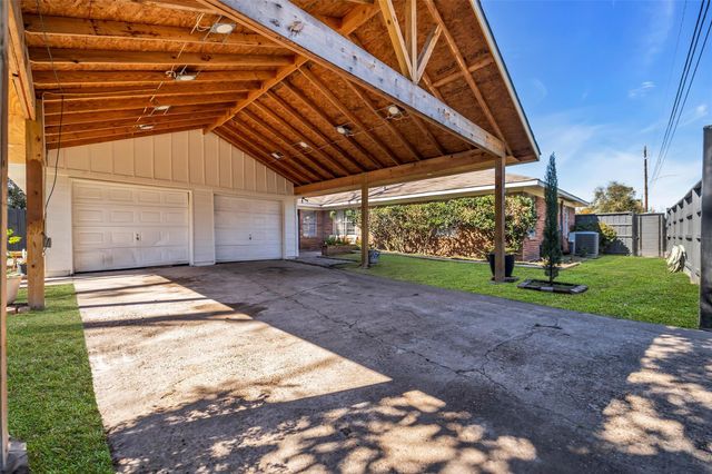 922 Innsdale Drive, Houston, TX 77076