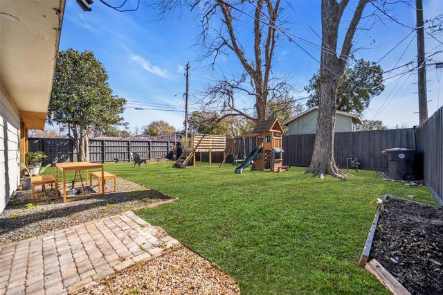 922 Innsdale Drive, Houston, TX 77076