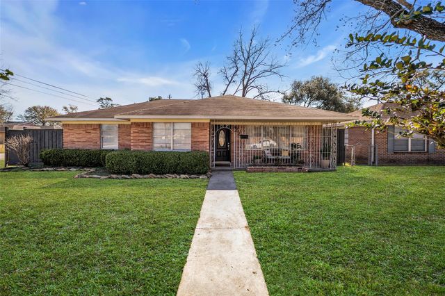 922 Innsdale Drive, Houston, TX 77076