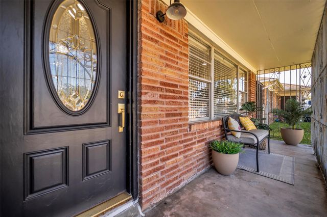 922 Innsdale Drive, Houston, TX 77076