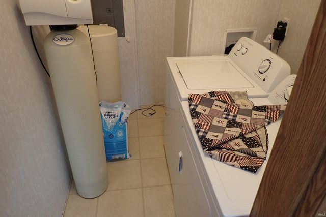 895 Lane 101 Lake Woods, Hudson, IN 46747