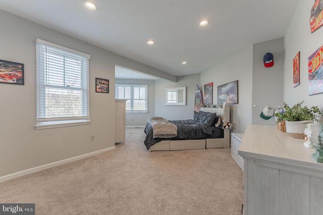 8 MATTHEWS RUN, Chester Springs, PA 19425