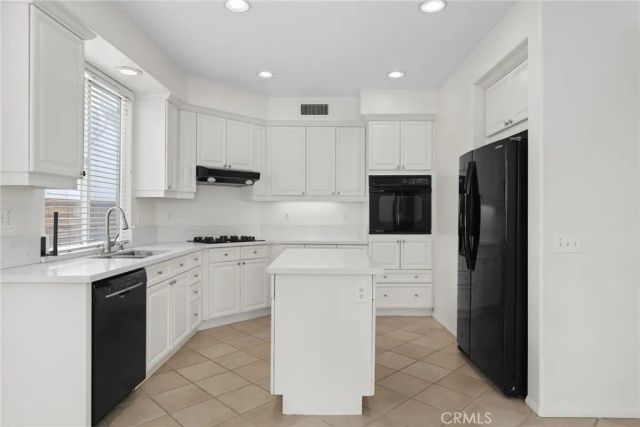 28403 Calex Drive, Valencia, CA 91354