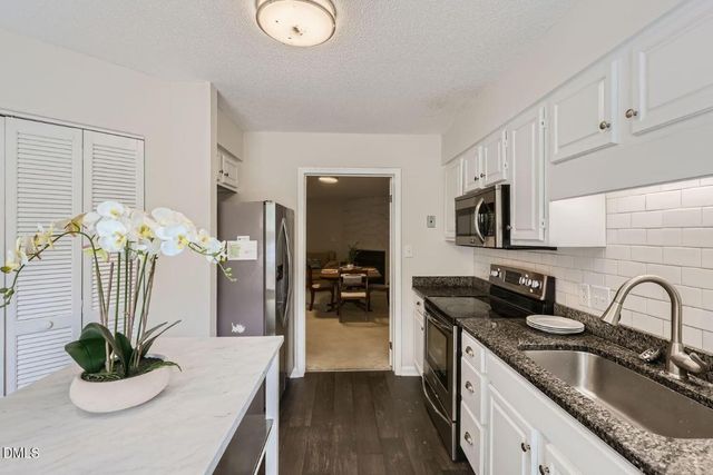 114 Mossbark Lane, Chapel Hill, NC 27514