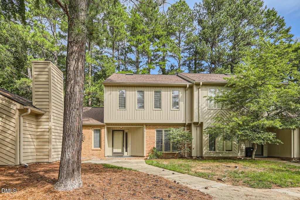 114 Mossbark Lane, Chapel Hill, NC 27514