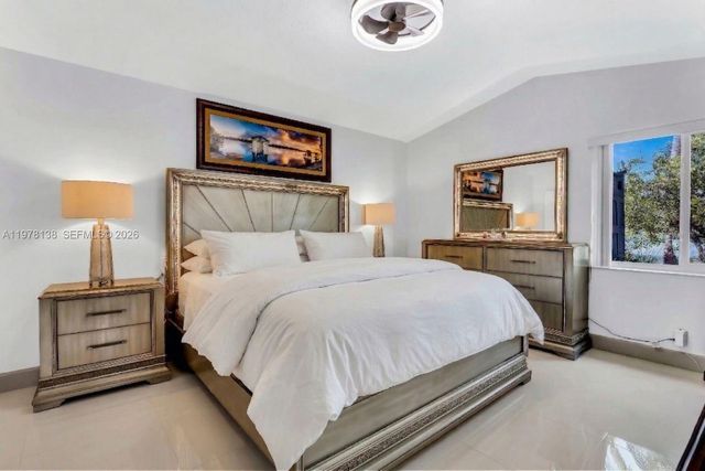 529 Lakeside Cir, Sunrise, FL 33326