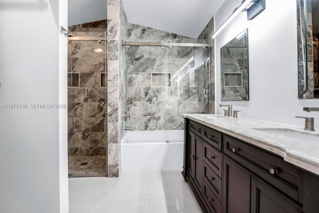 529 Lakeside Cir, Sunrise, FL 33326