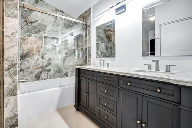 529 Lakeside Cir, Sunrise, FL 33326