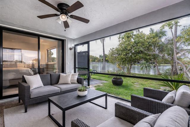 529 Lakeside Cir, Sunrise, FL 33326