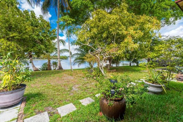 529 Lakeside Cir, Sunrise, FL 33326