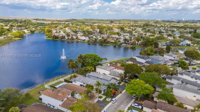 529 Lakeside Cir, Sunrise, FL 33326