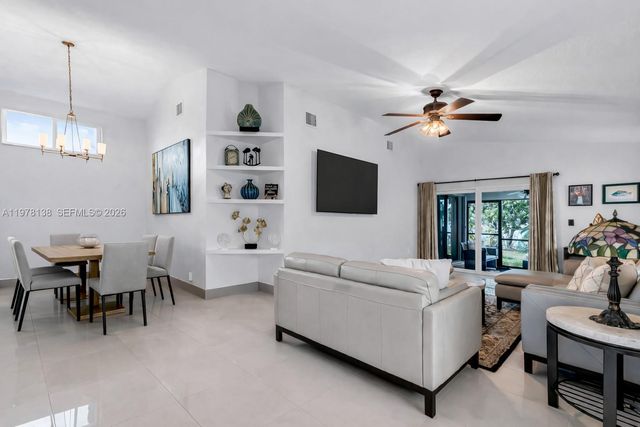 529 Lakeside Cir, Sunrise, FL 33326