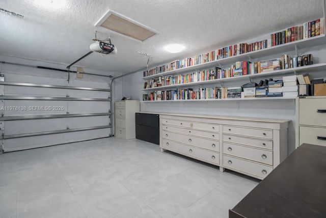 529 Lakeside Cir, Sunrise, FL 33326