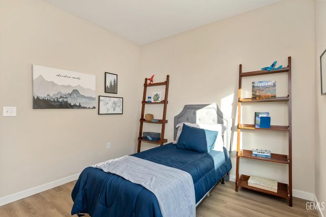 9111 Brown Leaf Avenue, Bakersfield, CA 93306