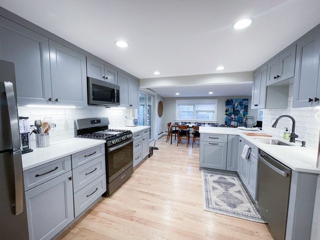 83 Rockridge -, Waltham, MA 02453