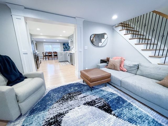 83 Rockridge -, Waltham, MA 02453