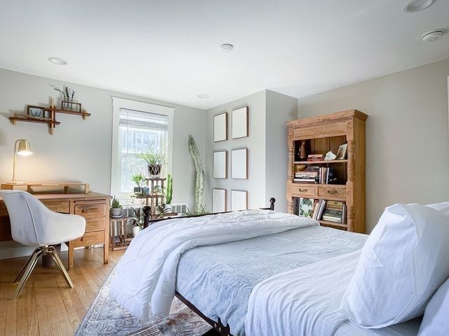 83 Rockridge -, Waltham, MA 02453