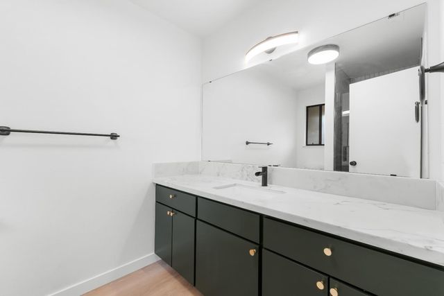 1095 W Sierra Avenue, Fresno, CA 93711