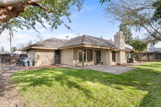 1095 W Sierra Avenue, Fresno, CA 93711