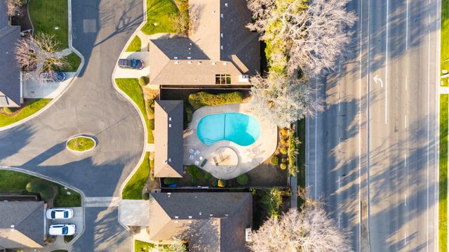 1095 W Sierra Avenue, Fresno, CA 93711