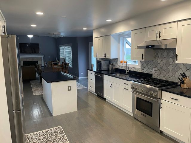 4852 Snapjack Circle, Naperville, IL 60564