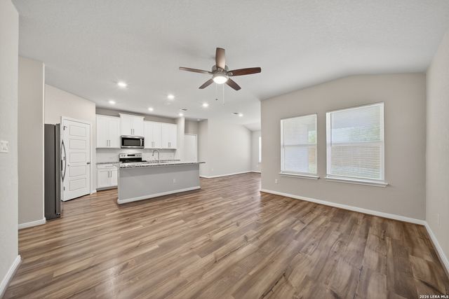 3063 Mondavi Crest, Selma, TX 78154