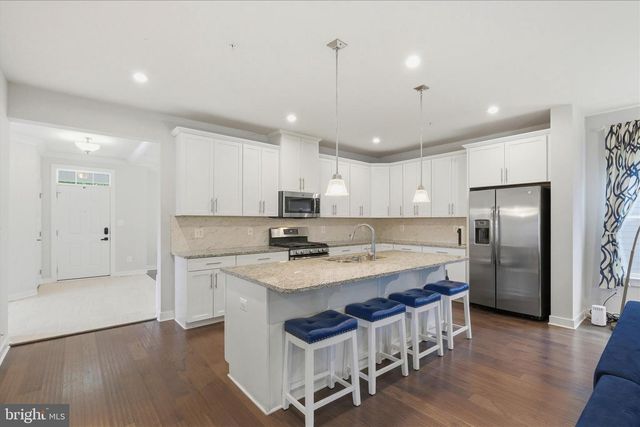 2074 RIVER HERITAGE BLVD, Dumfries, VA 22026