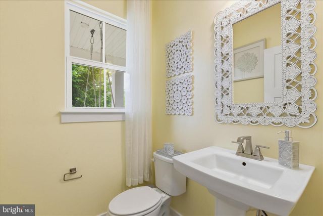 2074 RIVER HERITAGE BLVD, Dumfries, VA 22026