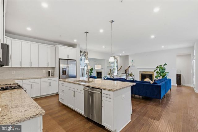 2074 RIVER HERITAGE BLVD, Dumfries, VA 22026
