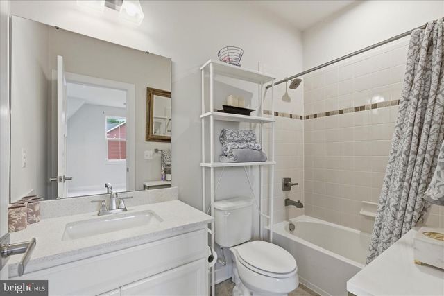 2074 RIVER HERITAGE BLVD, Dumfries, VA 22026