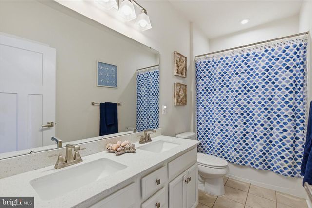 2074 RIVER HERITAGE BLVD, Dumfries, VA 22026