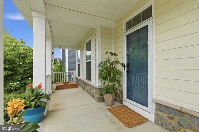2074 RIVER HERITAGE BLVD, Dumfries, VA 22026