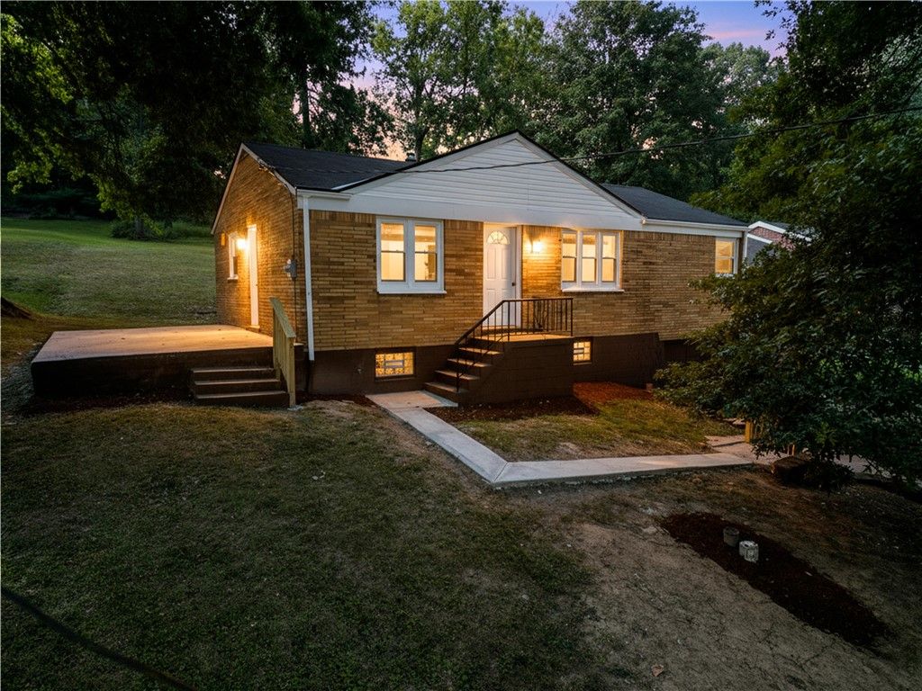 5851 Kings School Rd, Bethel Park, PA 15102