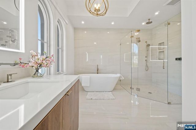 978 Closter Dock Road, Alpine, NJ 07620