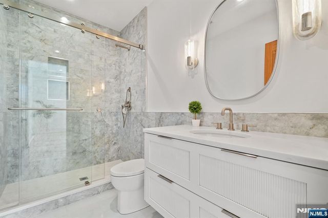 978 Closter Dock Road, Alpine, NJ 07620