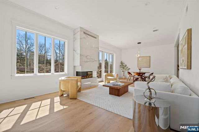 978 Closter Dock Road, Alpine, NJ 07620