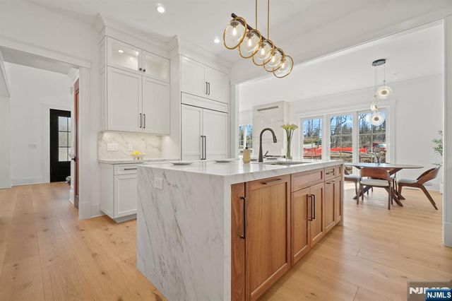 978 Closter Dock Road, Alpine, NJ 07620