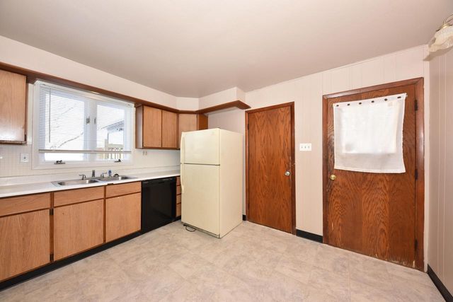 234 N 37th STREET, Milwaukee, WI 53208
