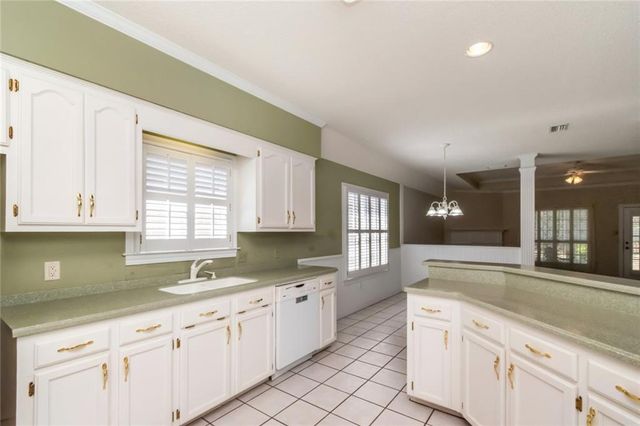 1118 Hillcrest Crossing E, Mobile, AL 36695