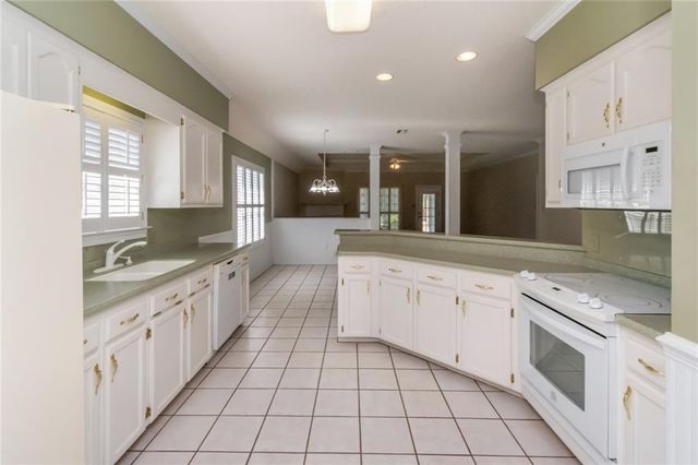 1118 Hillcrest Crossing E, Mobile, AL 36695