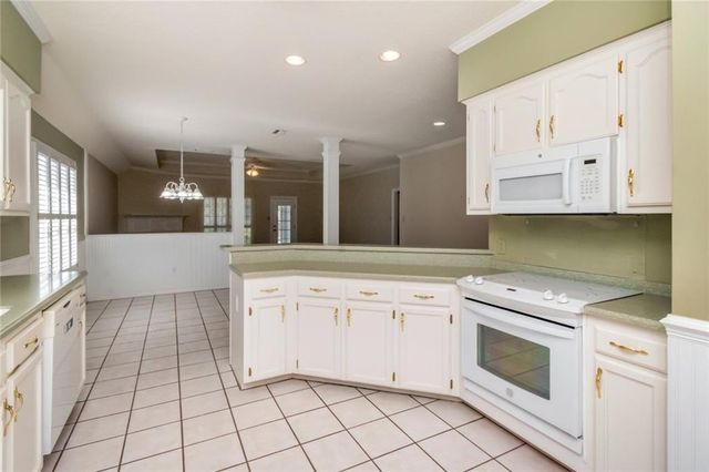 1118 Hillcrest Crossing E, Mobile, AL 36695