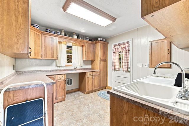 518 Nicholson Cove Road, Cullowhee, NC 28723