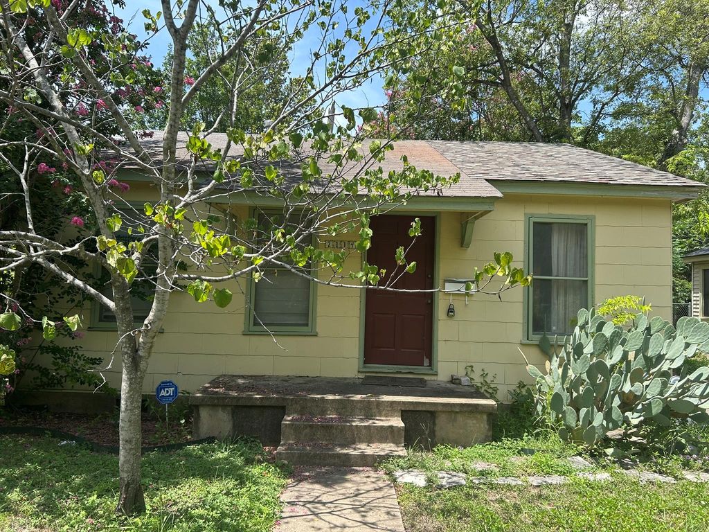 2114 Rountree DR, Austin, TX 78722